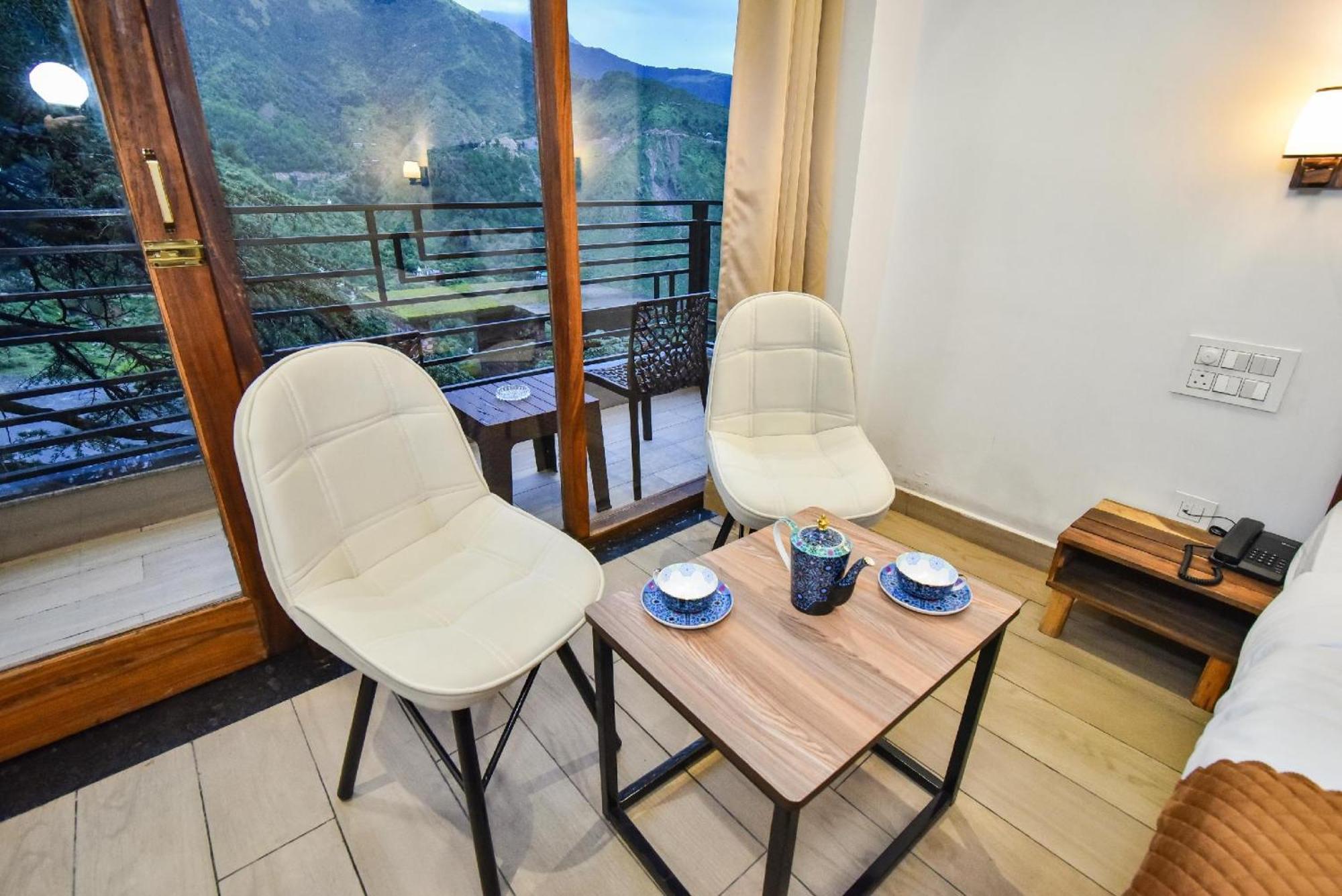 La Riqueza Koala Inn # 5 Mins From Mall Road # Mountain View Rooms # Private Parking #Family Hotel #Traveller'S Choice Hotel McLeod Gandzs Kültér fotó
